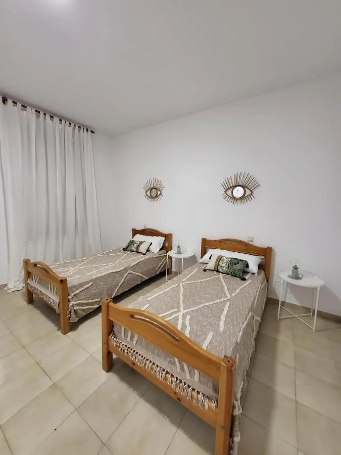 Global Immo 8008 Casa Hendre Vila Roses 0*,  Espanha